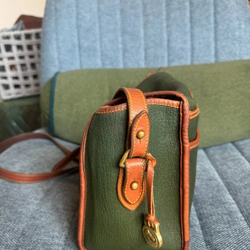 Dooney and Bourke Green Leather Purse - Picture 4 of 10